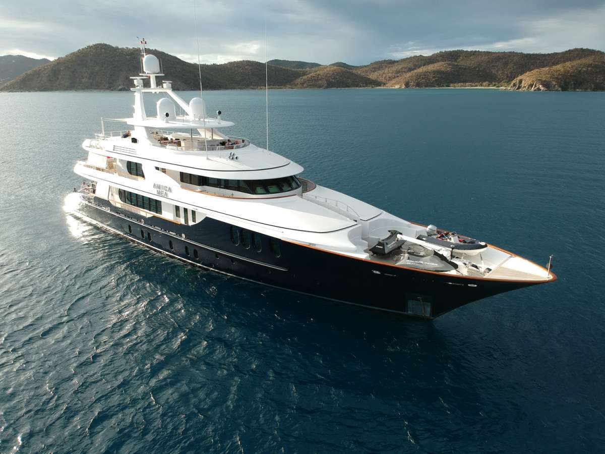 amicamia152 charter yacht