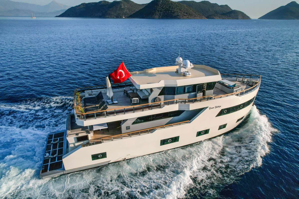 cinaryildizi91 charter yacht