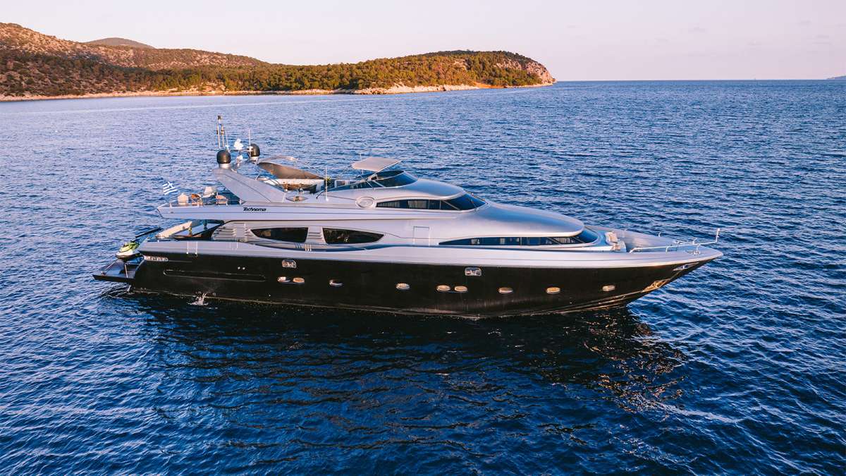 elvi99a charter yacht