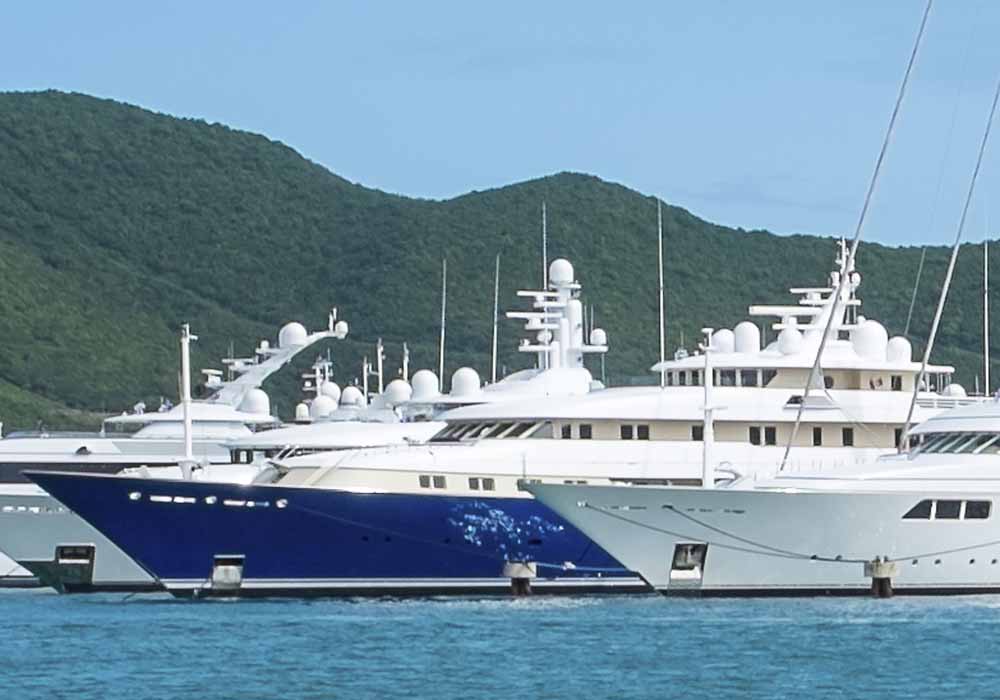how much does it cost to charter a mega yacht