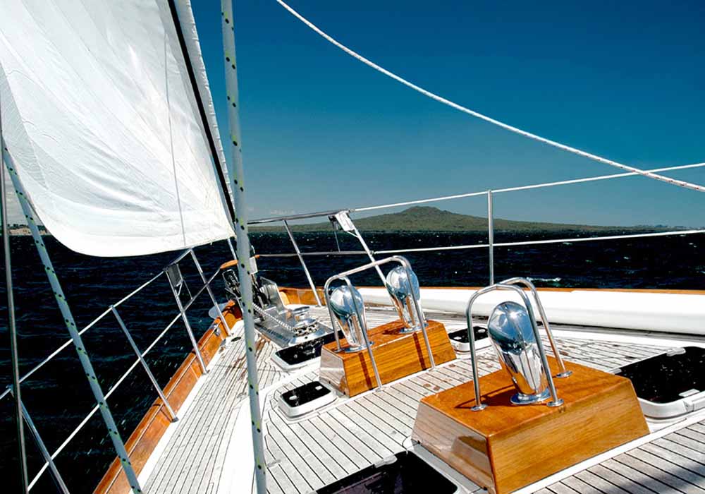 sailboat charter in caribbean