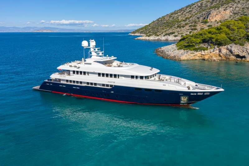 zaliviii161 charter yacht