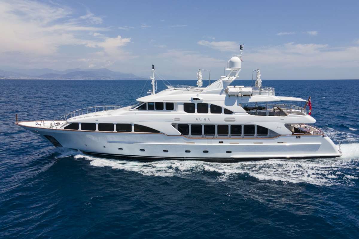 wildthyme120 charter yacht