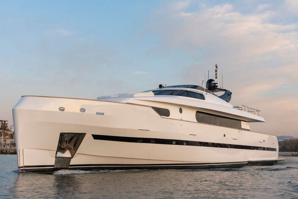 projectsteel111 charter yacht