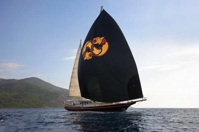 daima138 charter yacht