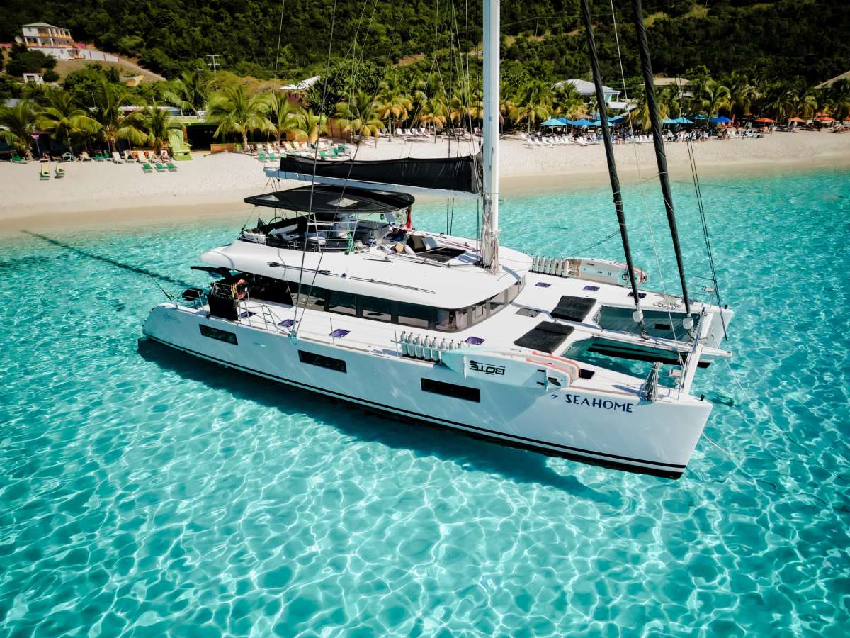 seahome62 charter yacht