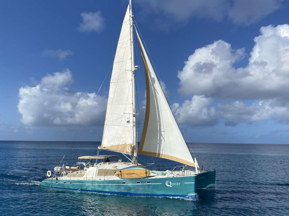 quest58 charter yacht
