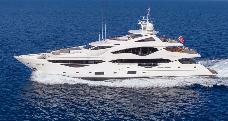 aqualibra131 charter yacht
