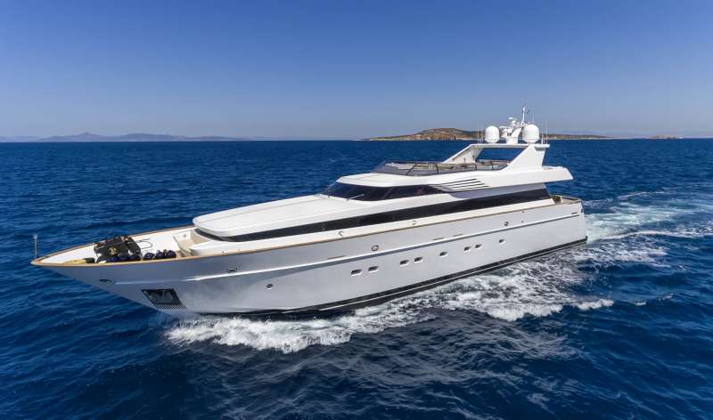 alexiaav110 charter yacht