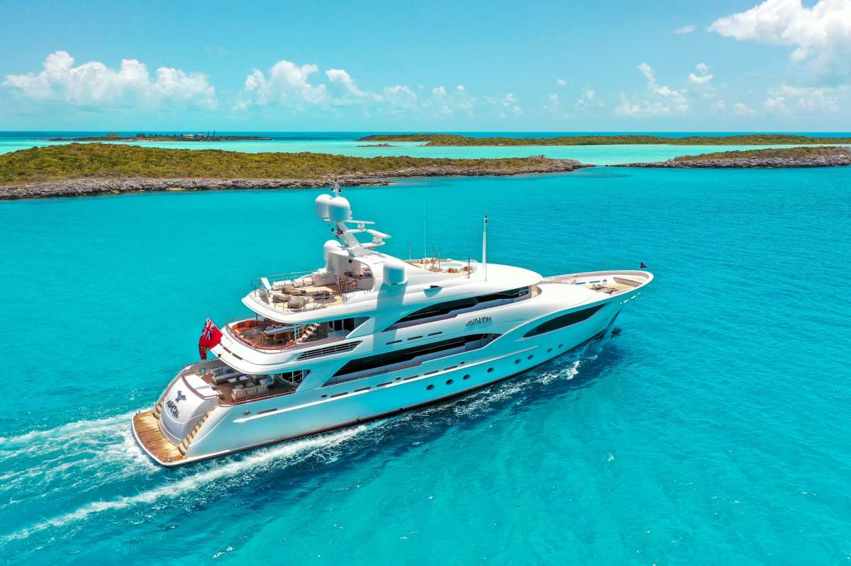 avalon151 charter yacht