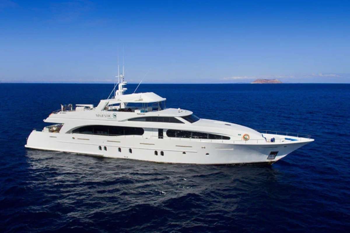 grandmajestic127 charter yacht