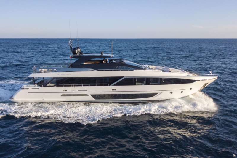 elysium109 charter yacht