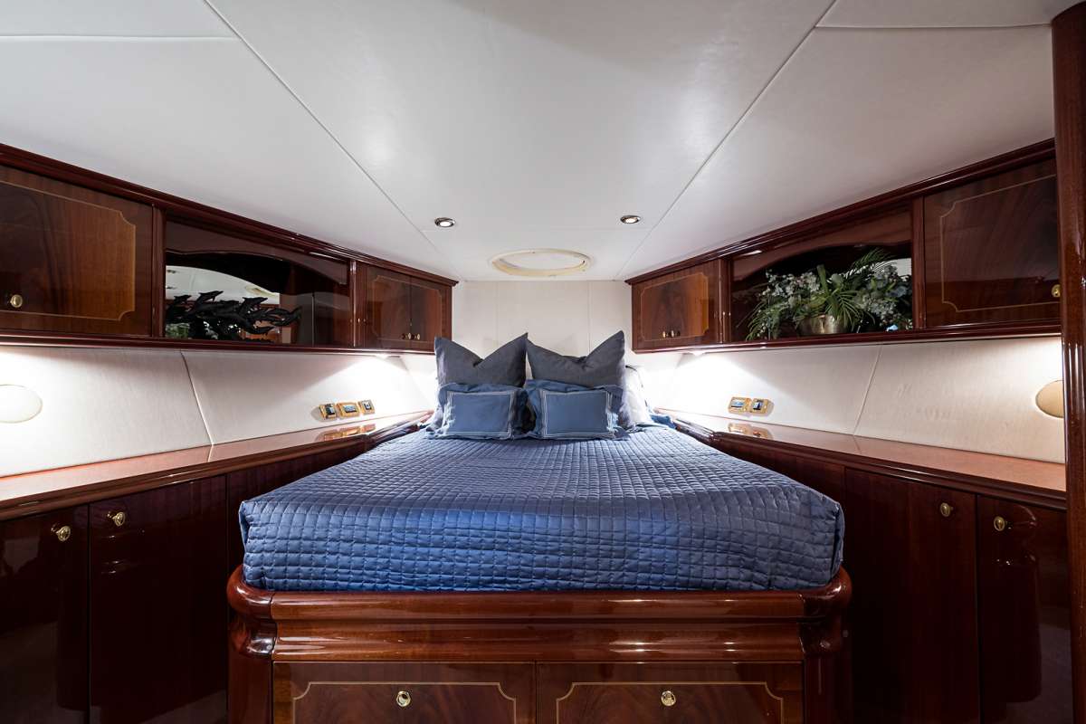 VIP Queen Forward Stateroom