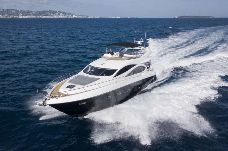 lazyp72 charter yacht