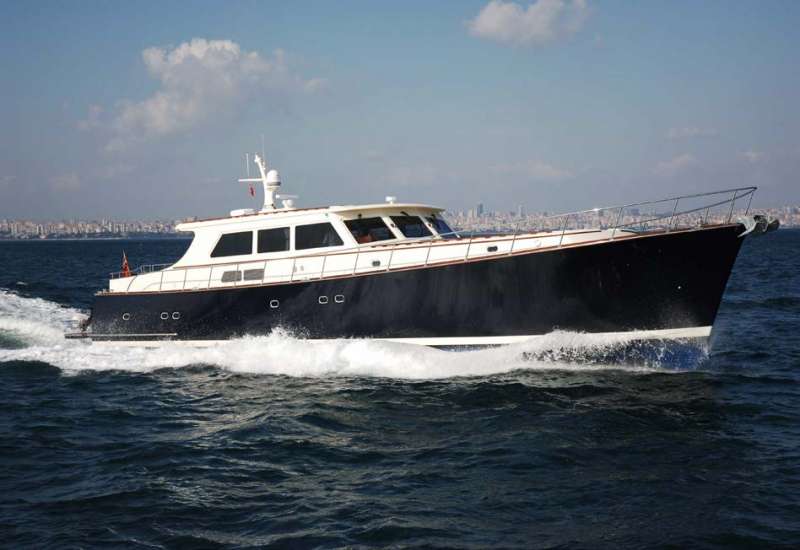essenceofcayman85 charter yacht