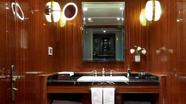 Guest Cabin Bathroom