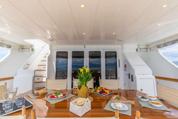 Aft deck table 