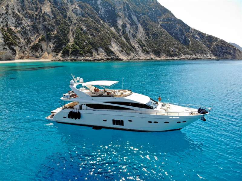 giasena85 charter yacht