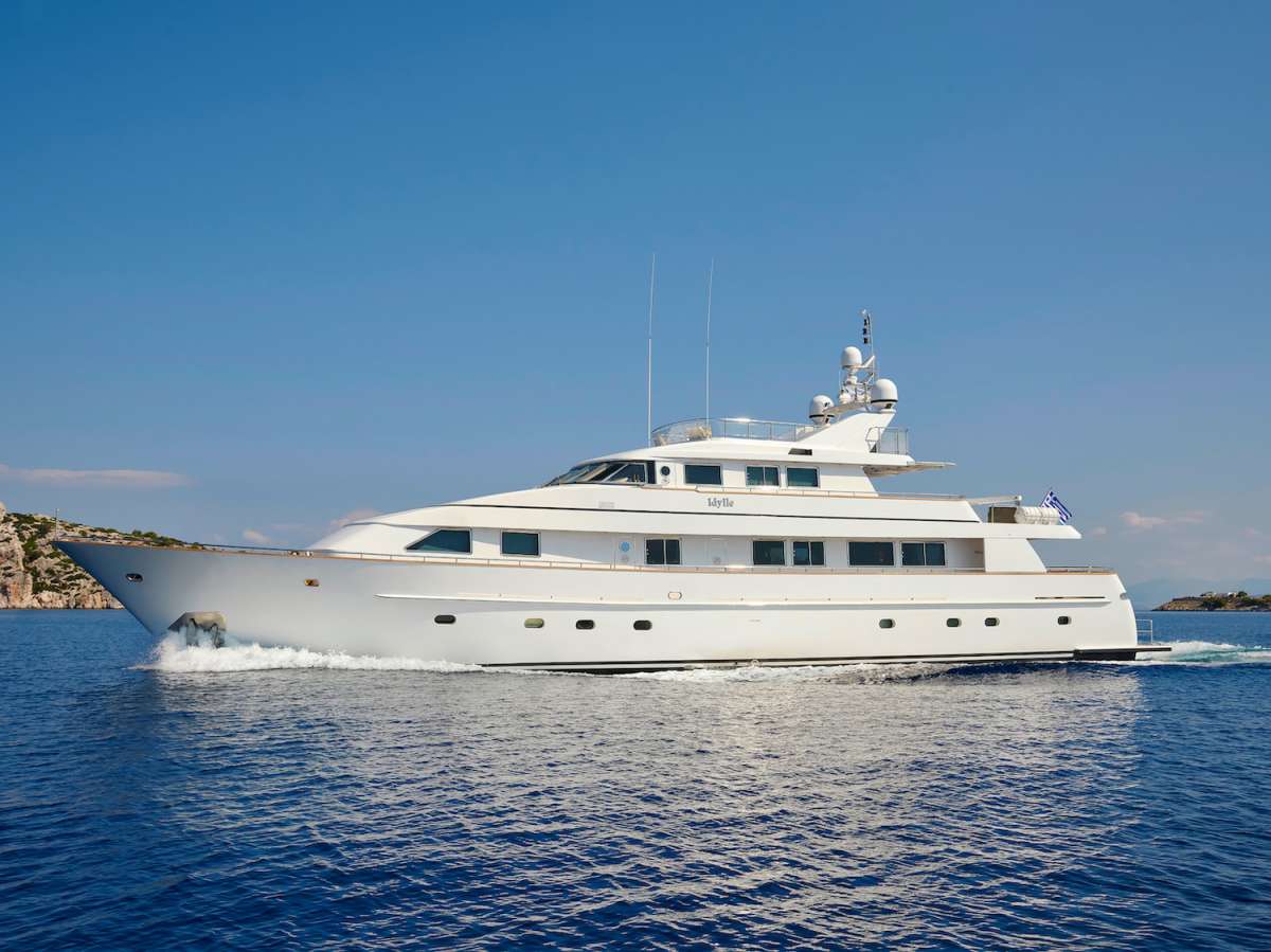 idylle120 charter yacht