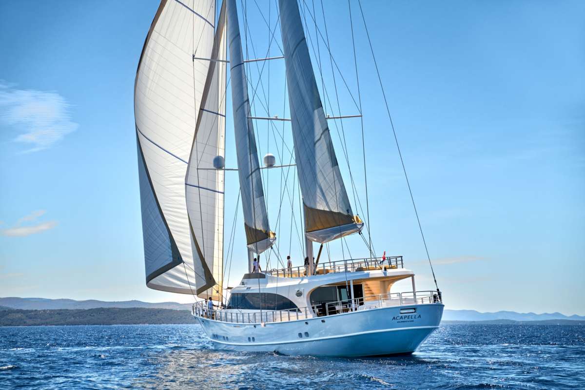 acapella160 charter yacht