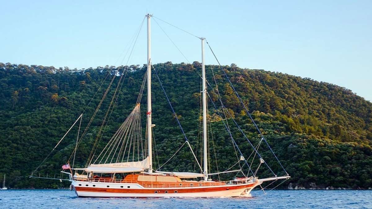 wickedfelina111a charter yacht