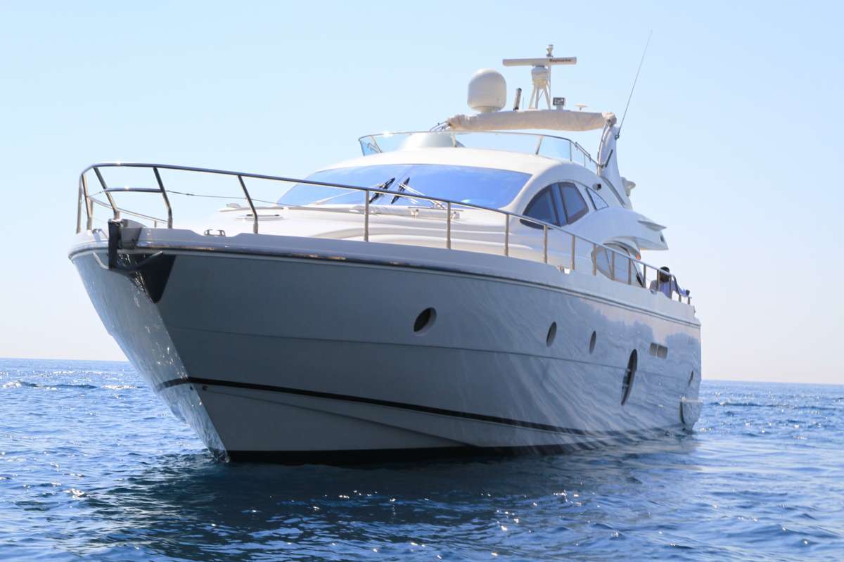 cinzia65 charter yacht