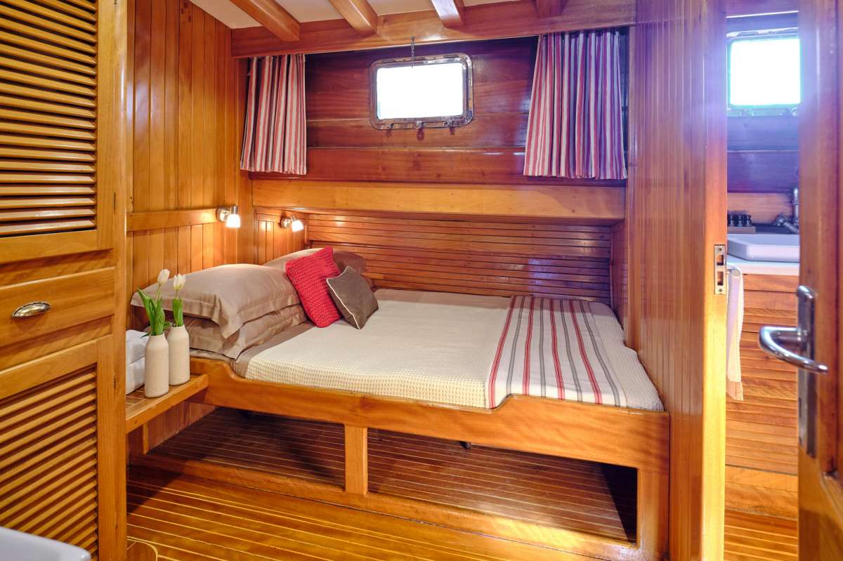 Double cabin