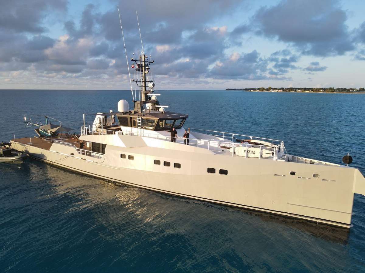 badcompanysupport150 charter yacht
