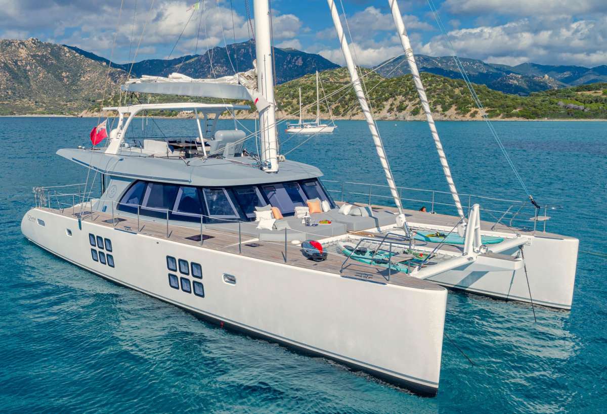 adea62 charter yacht