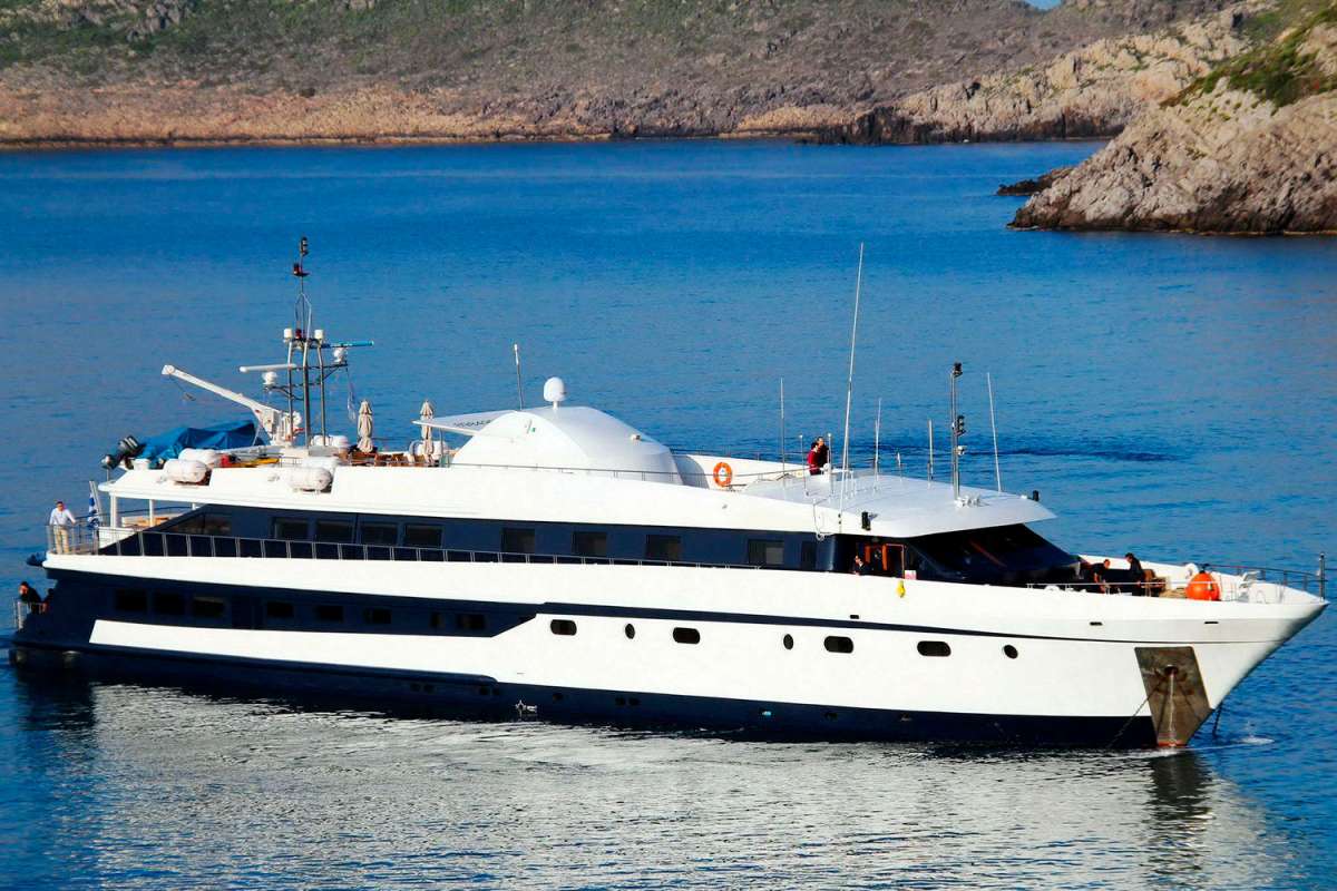 Harmony177 charter yacht