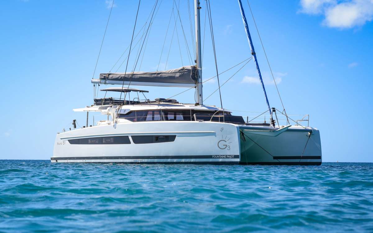 g351 charter yacht
