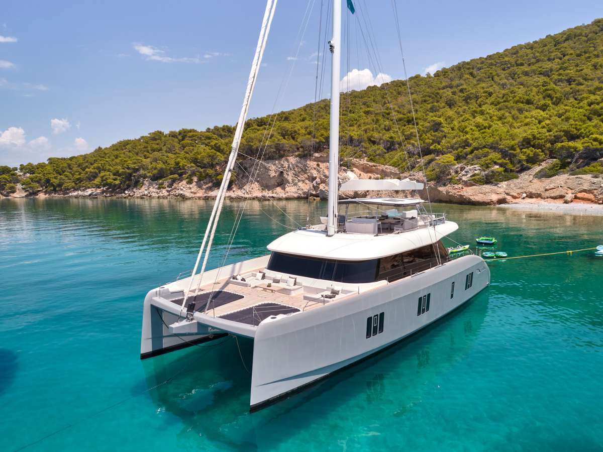 abovebeyond78 charter yacht