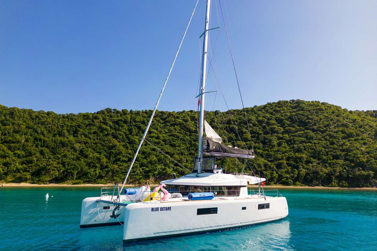 blueoctane52 charter yacht