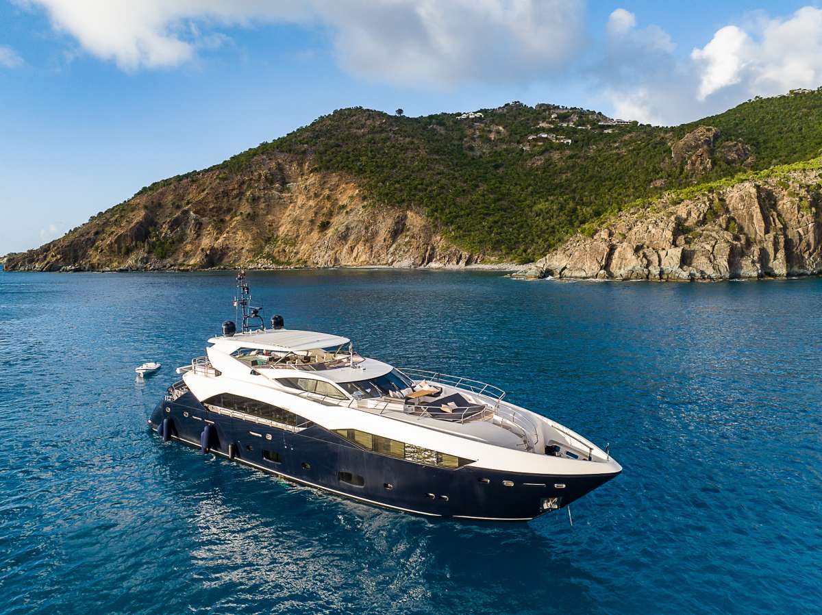 evereast114 charter yacht