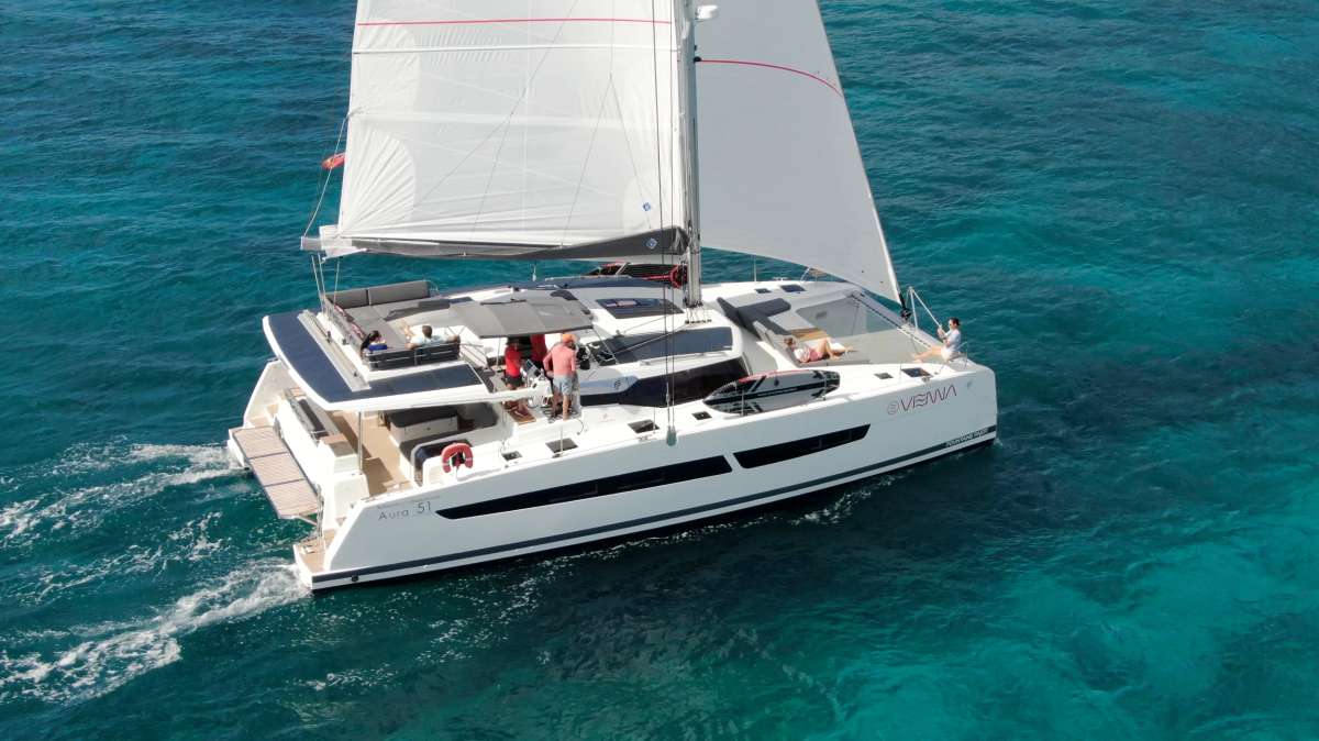 vienna51 charter yacht