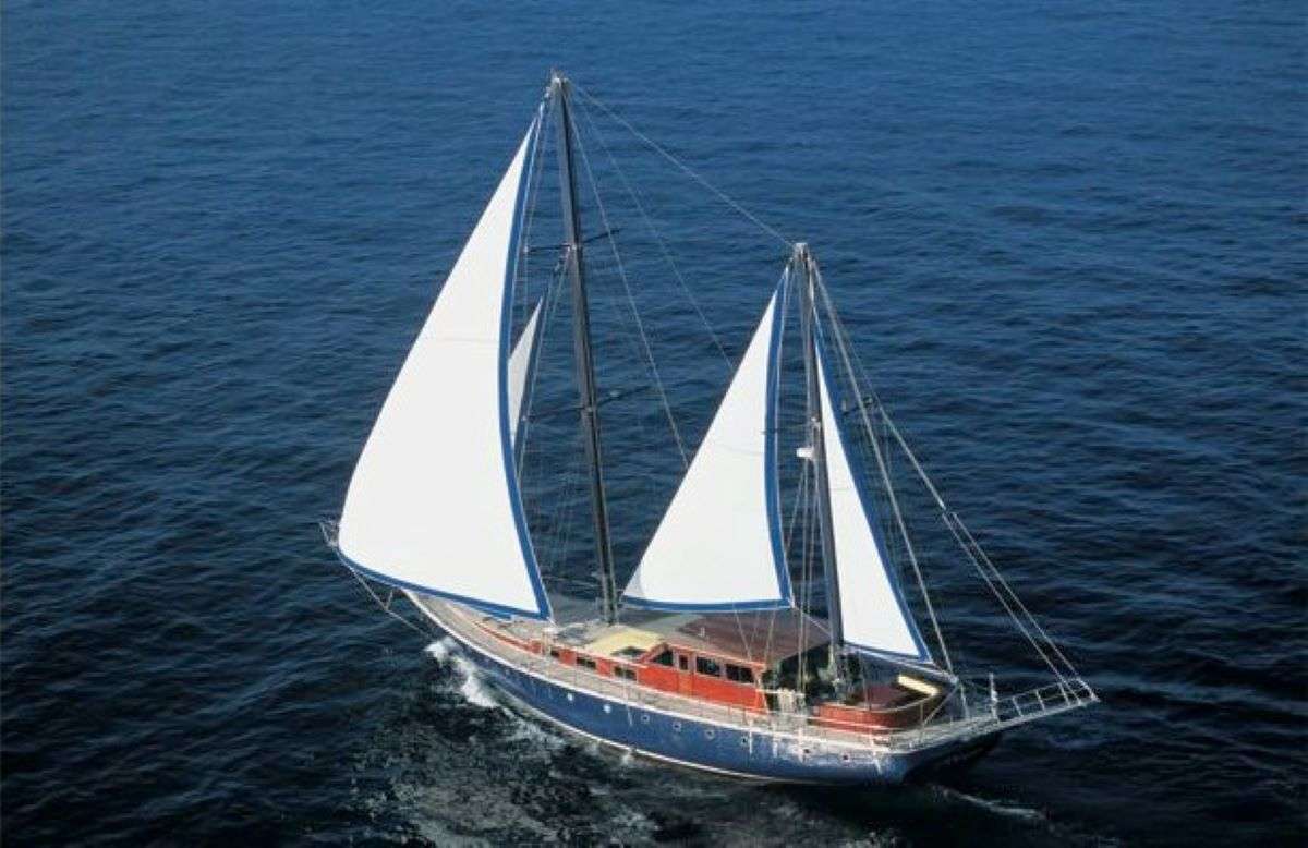 anemos80 charter yacht