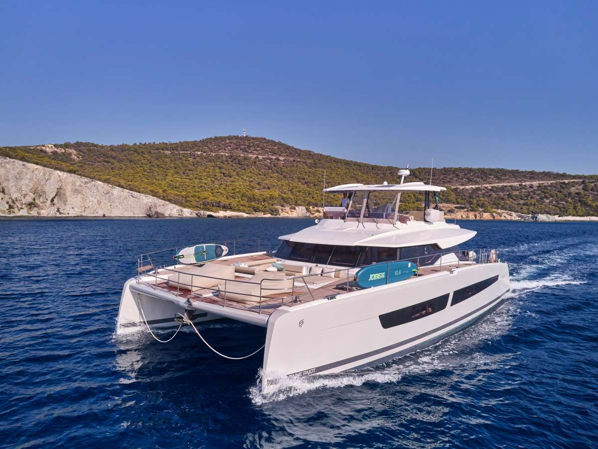 elly67 charter yacht