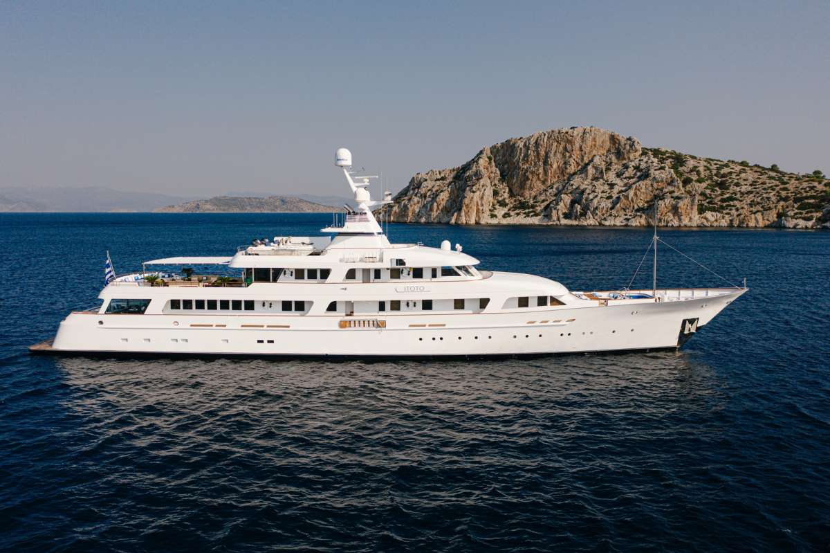 Itoto200 charter yacht