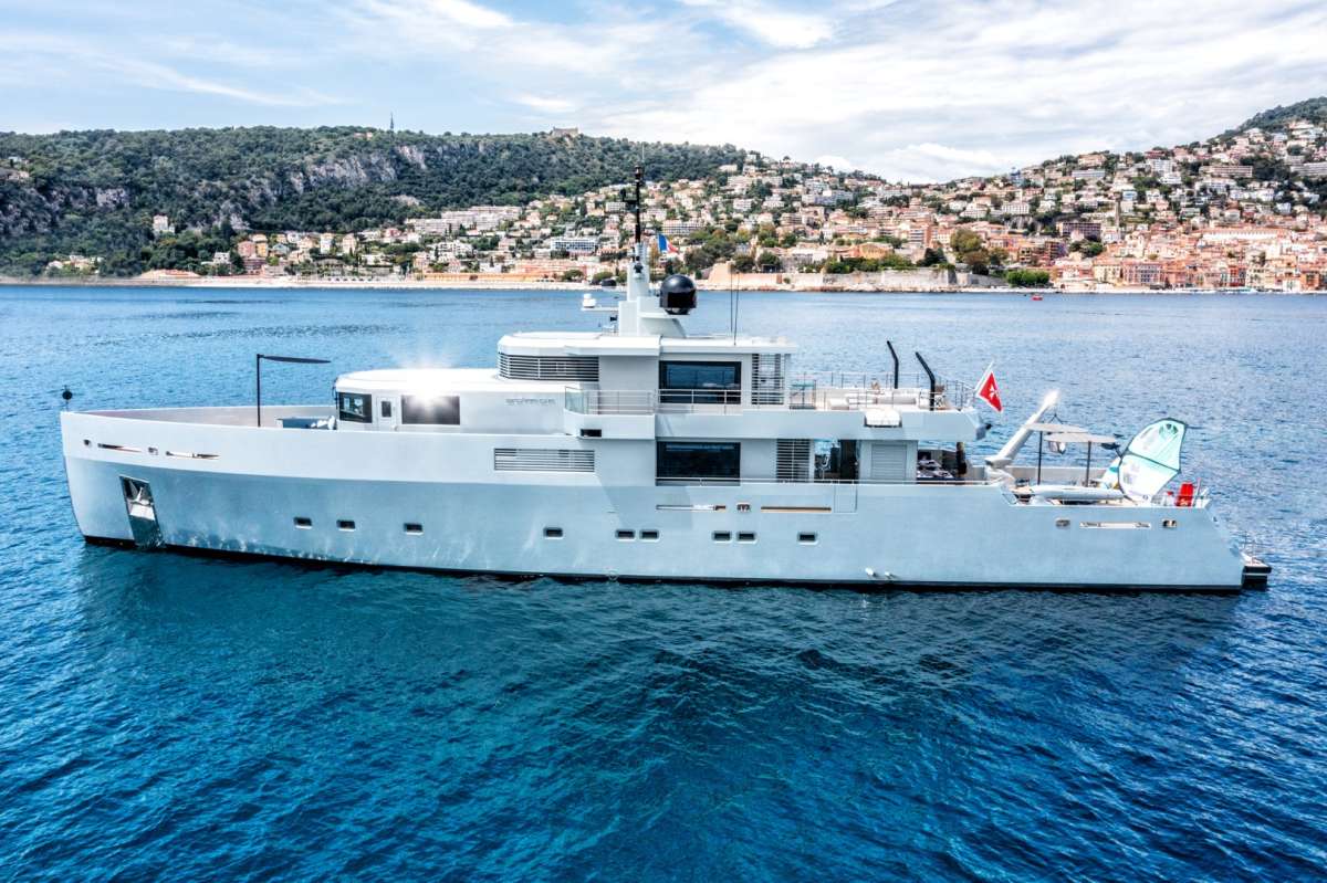 somar124 charter yacht