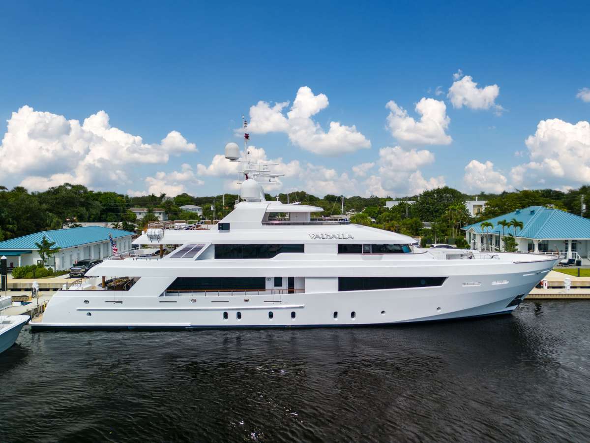 valhalla151 charter yacht