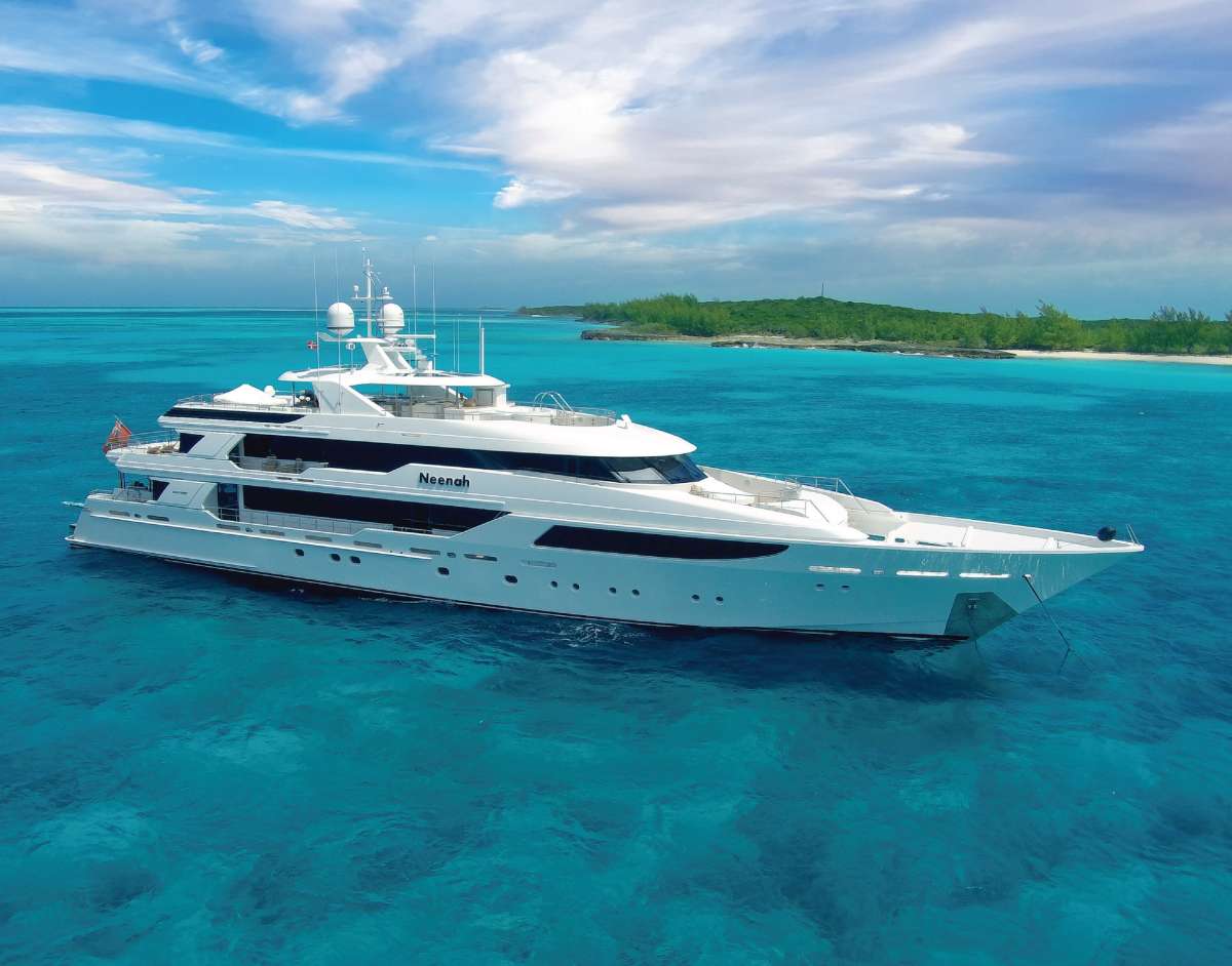 neenah164 charter yacht