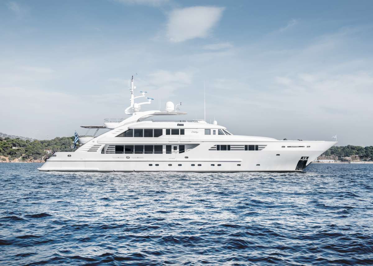 oasis155 charter yacht