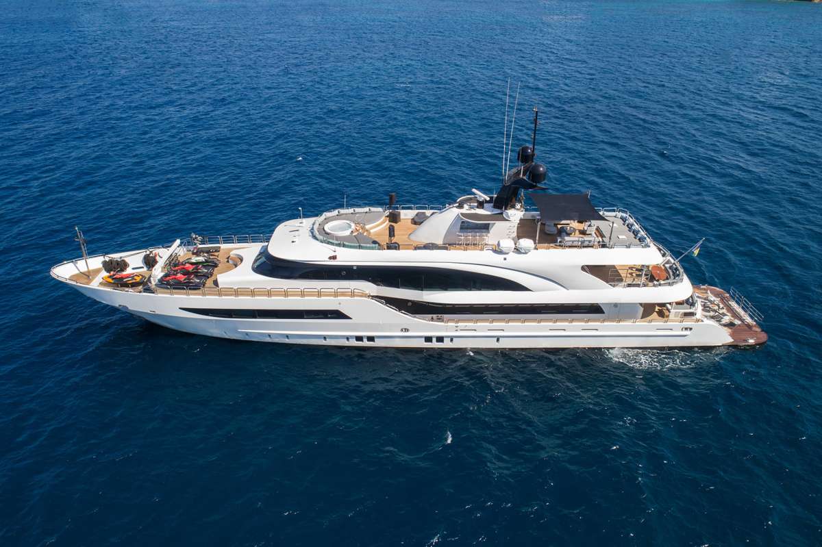 moka164 charter yacht