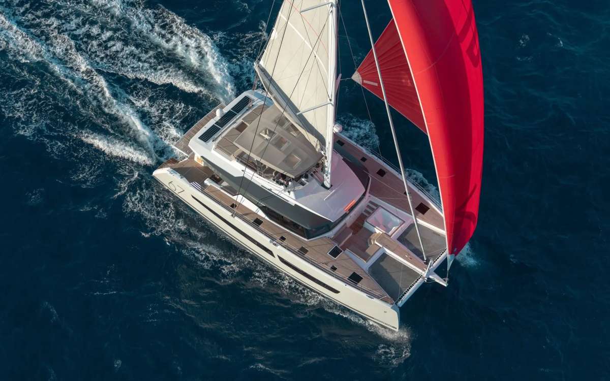 liquidsky67 charter yacht