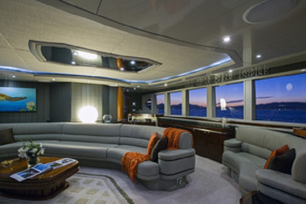 yacht charter 113 ft