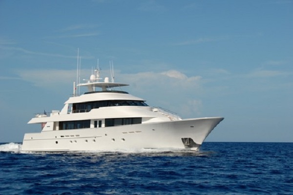 serengeti130 charter yacht